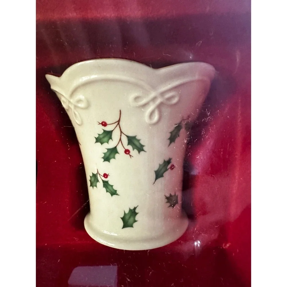 Lenox Holiday Bud Vases Set of 3 Christmas Holly Berries Floral‎ Decor
